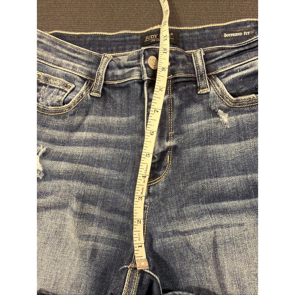 Judy Blue Mid Rise Cuffed Destroy Boyfriend Size 9/29 - Picture 5 of 8